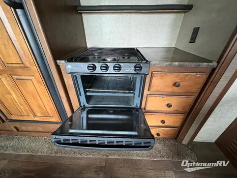 2013 Keystone Sprinter Copper Canyon 333FWFLS RV Photo 3