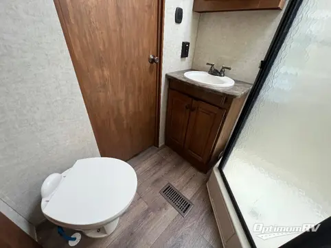 2013 Keystone Sprinter Copper Canyon 333FWFLS RV Photo 4