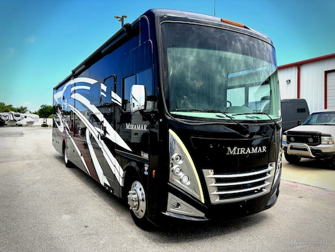 Used 2024 Thor Motor Coach Miramar 37.1 Featured Photo