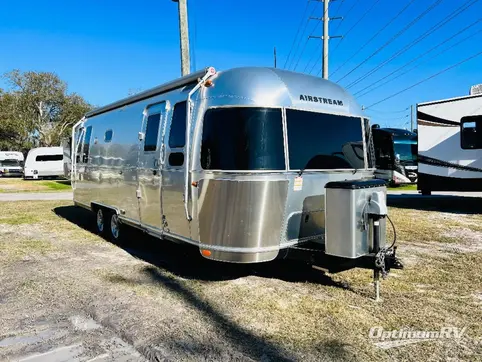 Used 2019 Airstream RV Flying Cloud 26RB Featured Photo