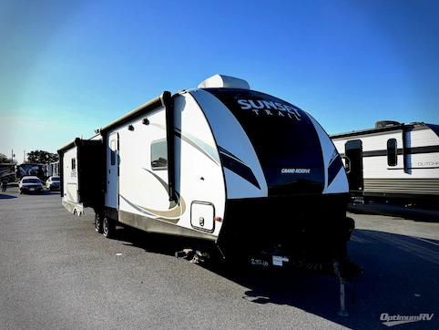 Used 2018 CrossRoads RV Sunset Trail Grand Reserve SS33SI Featured Photo